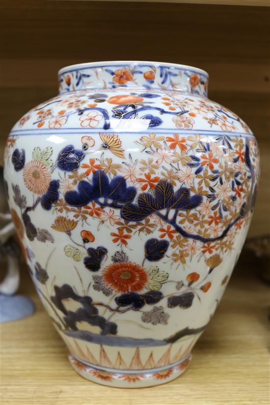 A Japanese Arita baluster vase, late 17th/early 18th century height 25.5cm